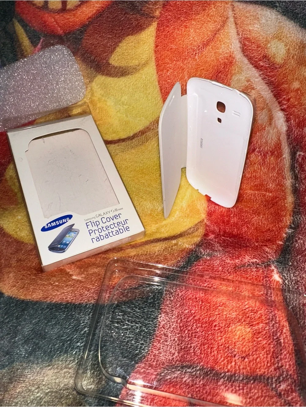 Samsung White Flip Cover for Galaxy S III Mini